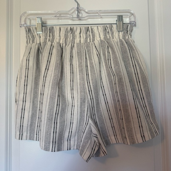 Sienna Sky NWT Striped Women's Pull On Shorts with Tie - Picture 2 of 5